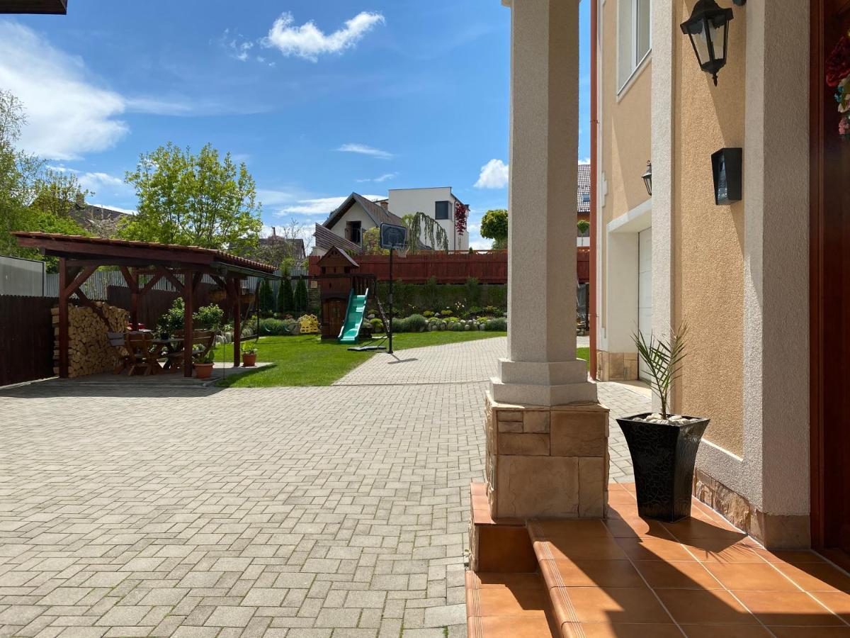 Villa Butterfly Нова-Лесна Экстерьер фото
